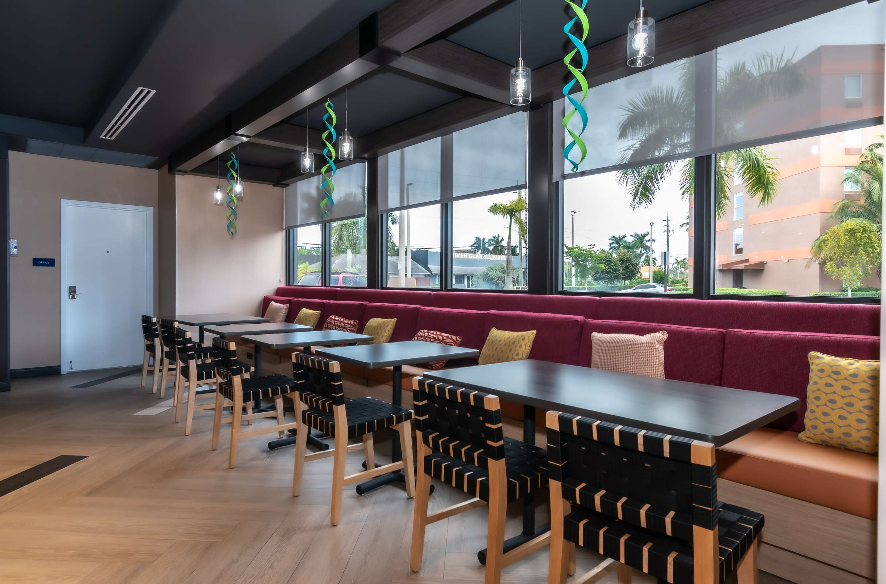 Breakfast Area | Tru By Hilton Florida City, Fl