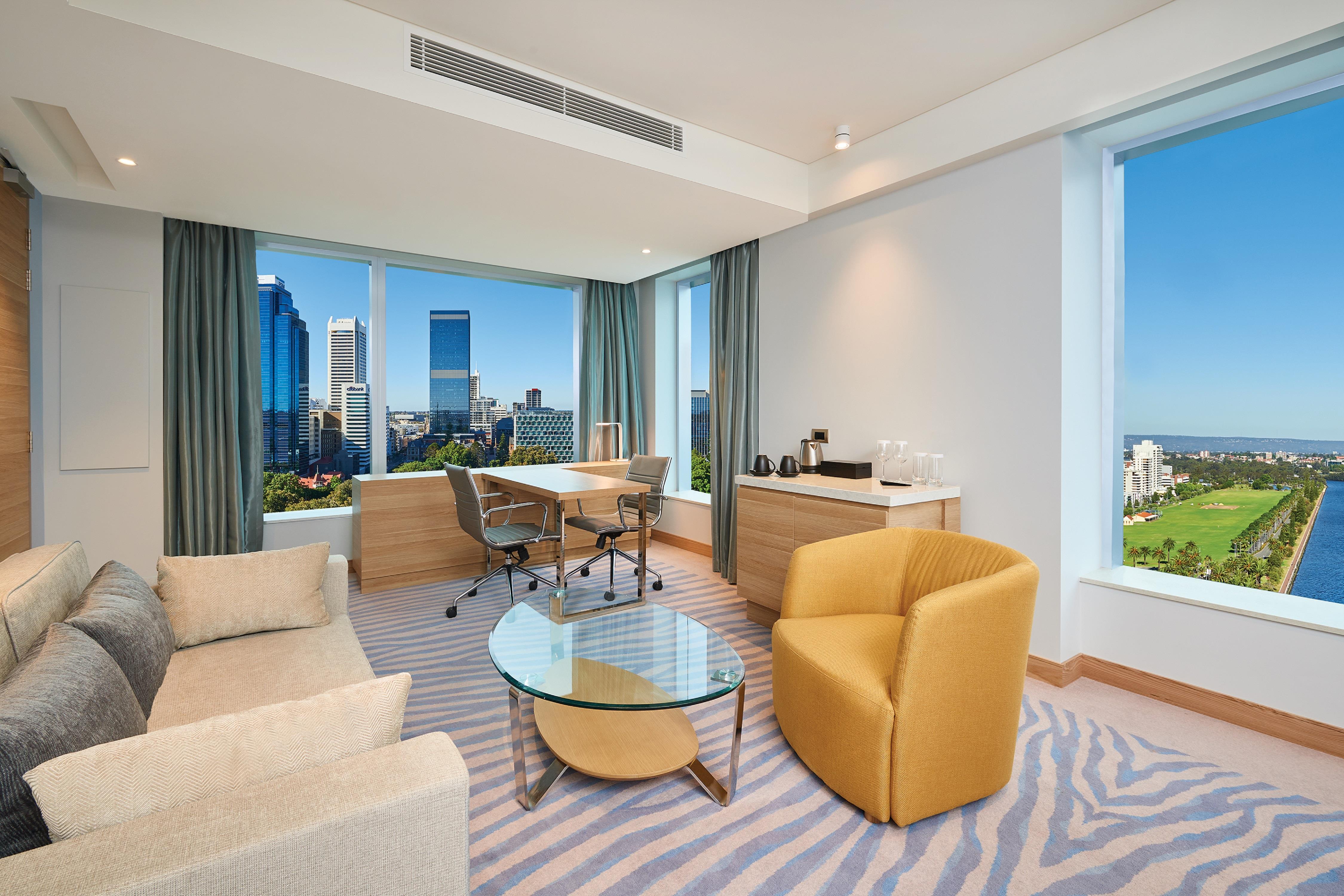 DoubleTree by Hilton Perth Waterfront Room Type - KING DLXRM PANORAMIC RVRVW