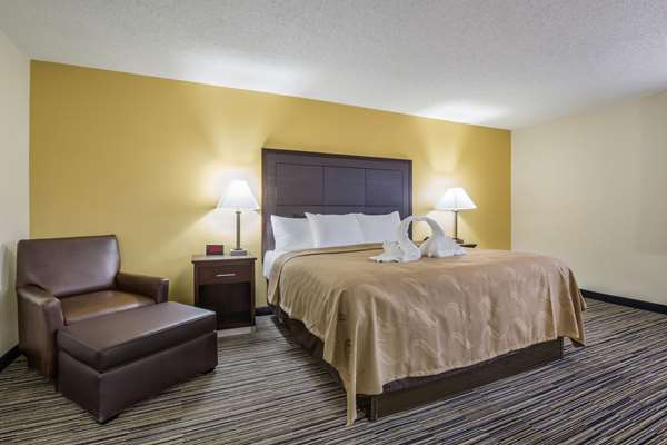 Suite - Quality Inn Grayville - I-64, Exit 130
