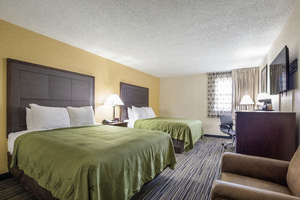  - Quality Inn Grayville - I-64, Exit 130