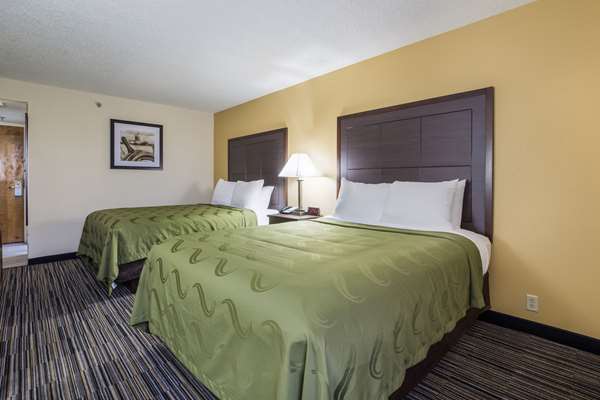  - Quality Inn Grayville - I-64, Exit 130