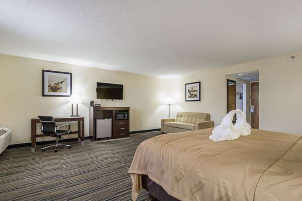 Suite - Quality Inn Grayville - I-64, Exit 130