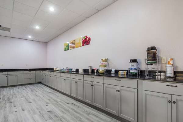 Amenities - Quality Inn Grayville - I-64, Exit 130