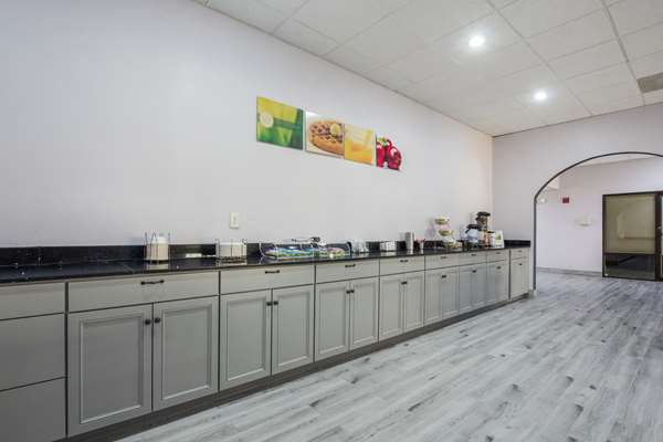 Amenities - Quality Inn Grayville - I-64, Exit 130