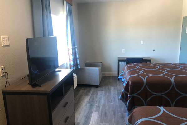  - Super 8 Motel Spring