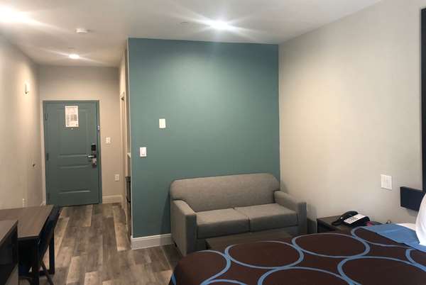  - Super 8 Motel Spring