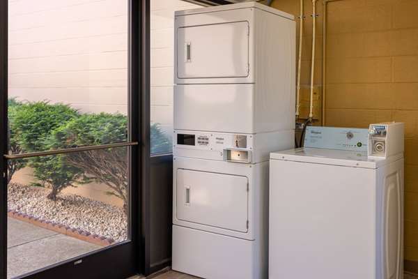 Amenities - Days Inn North Winchester - I-81, Exit 317