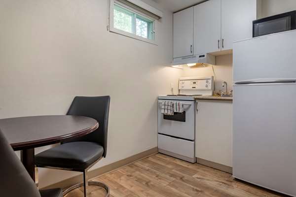  - SureStay Collection by Best Western Danny's Hotel Suites Beresford