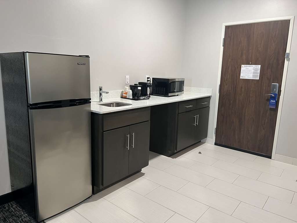 COMFORT SUITES GREENVILLE AIRPORT-guestroom-Guest Room,On-Site.jpg