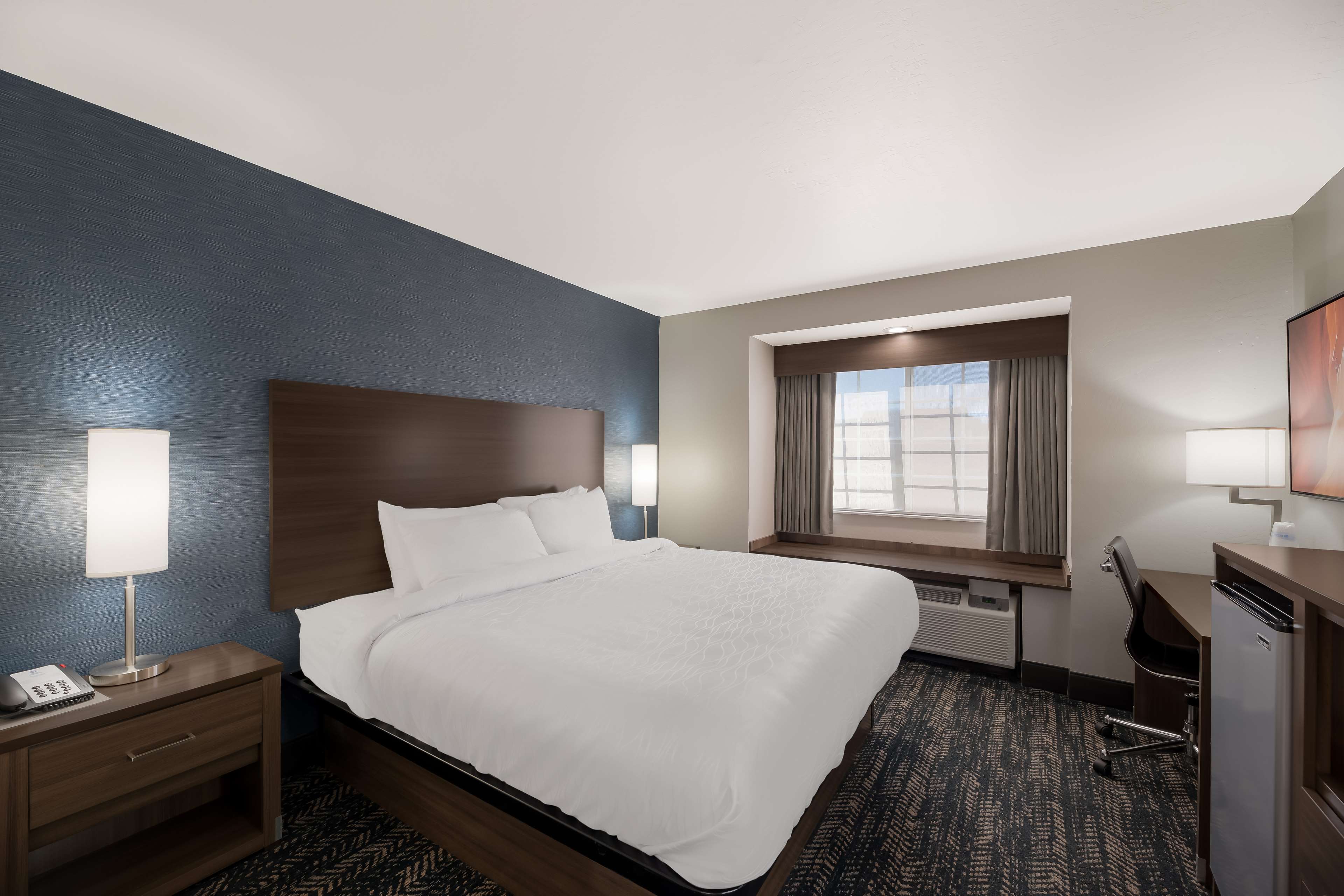 Best Western Bellemont Shadow Mountain Inn - Tap to explore photos