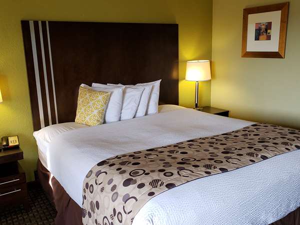  - SureStay Hotel by Best Western Vallejo Napa Valley - I-80, Exit 32
