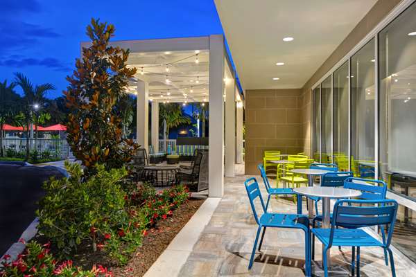 Exterior view - Home2 Suites by Hilton Pine Ridge Road Naples - I-75, Exit 107