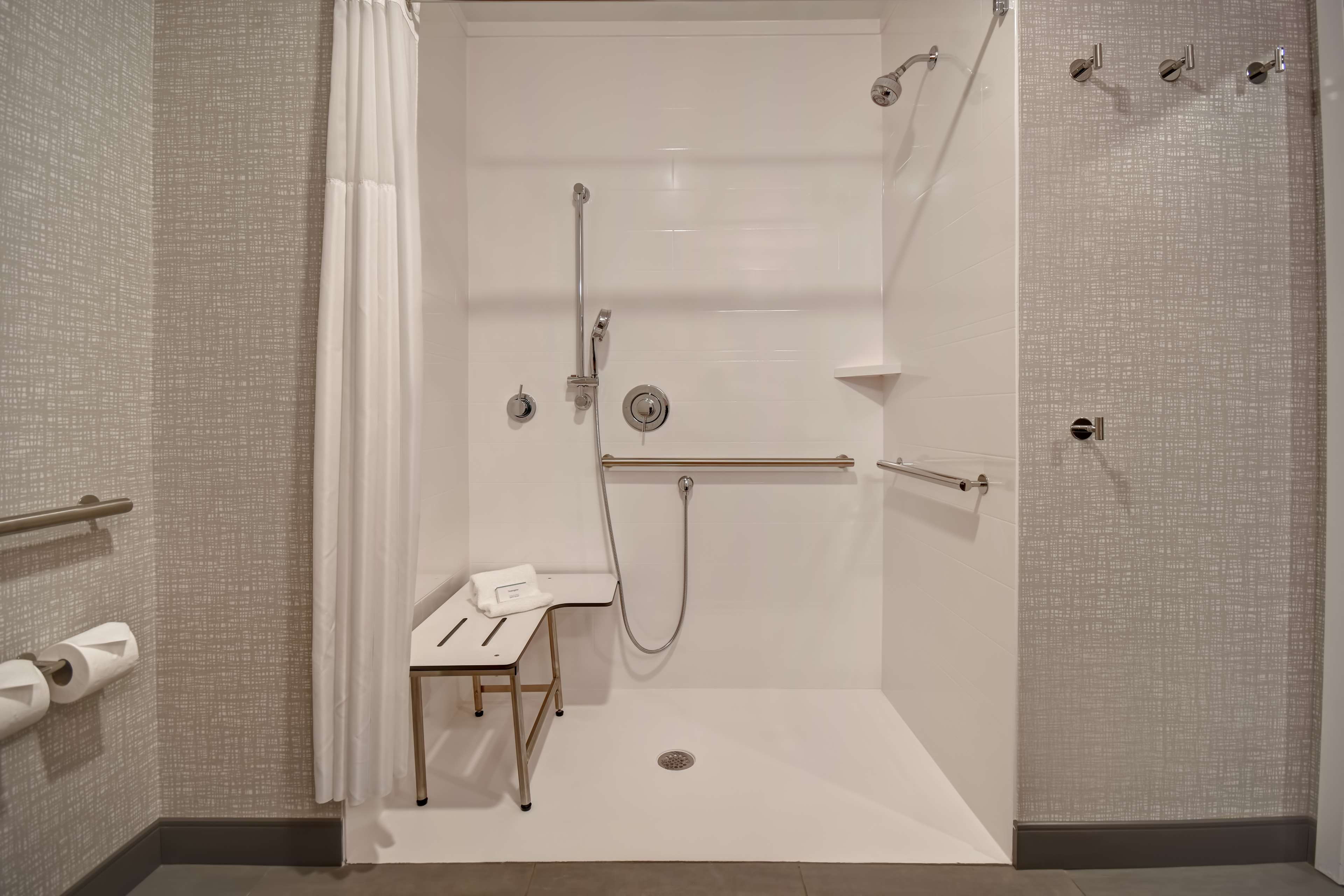 Hampton Inn Pleasant View, TN Room Type - KING ACC ROOM RI-SHOWER NS