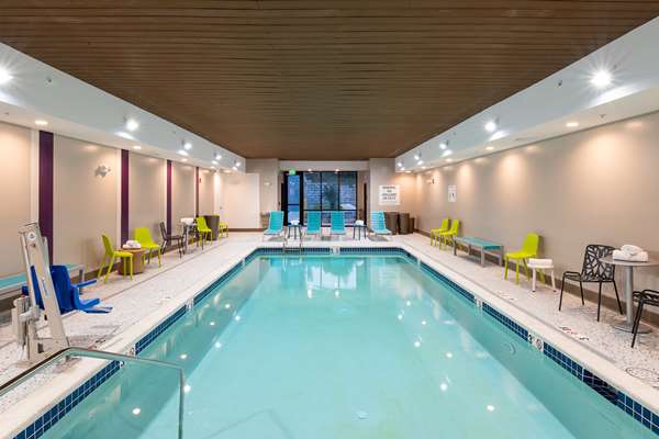 Pool - Home2 Suites by Hilton Raynham