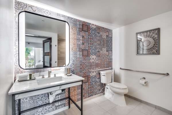  - Cassara Carlsbad Hotel - I-5, Exit 47