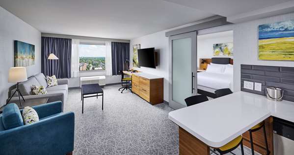  - DoubleTree by Hilton Hotel Windsor