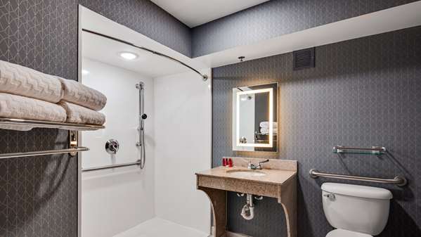  - Best Western Premier Richmond City Gateway - I-95, Exit 69