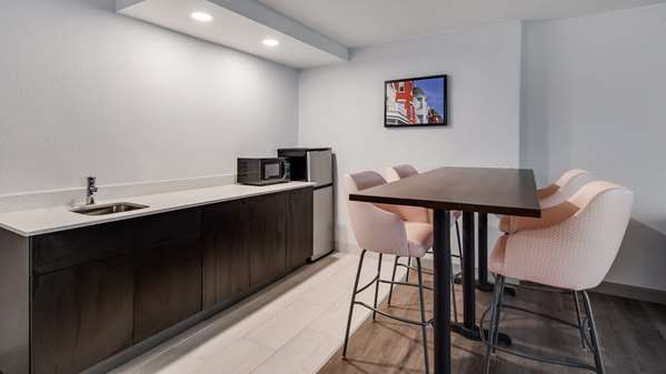  - Best Western Premier Richmond City Gateway - I-95, Exit 69