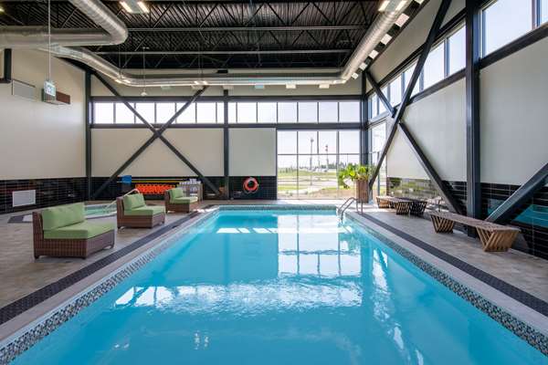 Pool - Wingate by Wyndham Hotel West Kanata