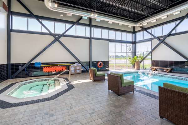 Pool - Wingate by Wyndham Hotel West Kanata