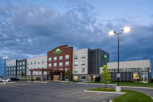 Exterior view - Wingate by Wyndham Hotel West Kanata