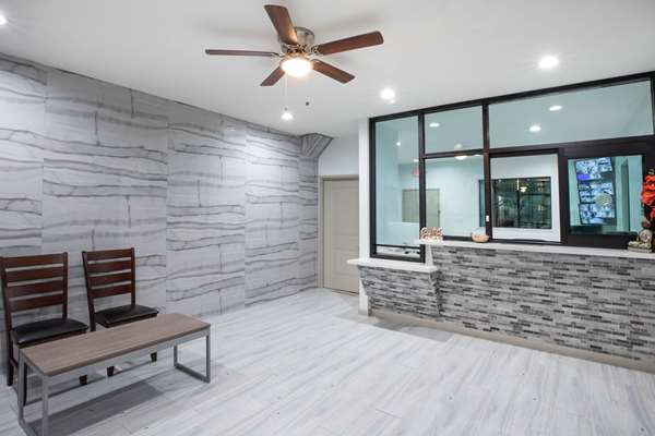  - Super 8 Motel Humble