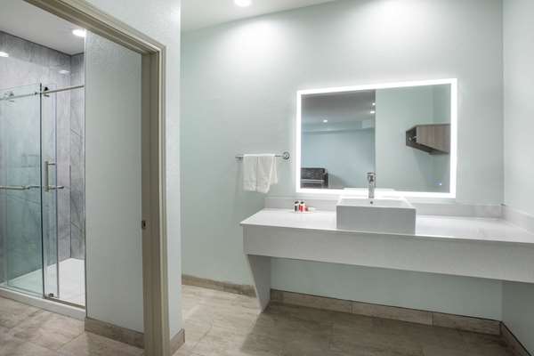  - Super 8 Motel Humble