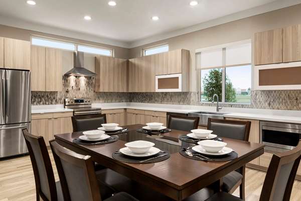 Suite - Days Inn Beaumont - I-10, Exit 848