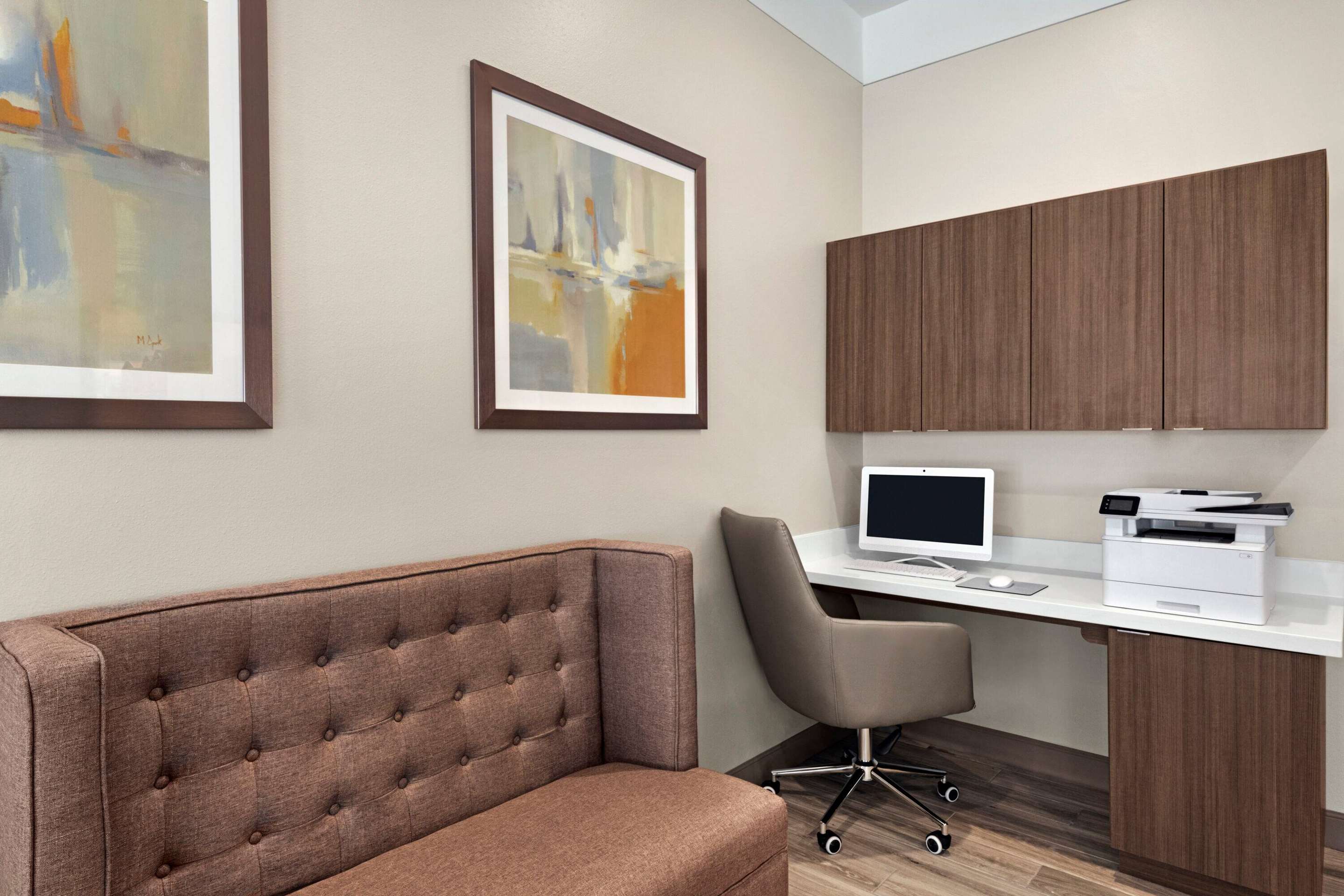 Business Center | Days Inn by Wyndham Beaumont West I-10 Walden