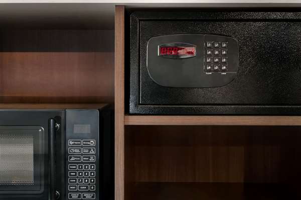  - La Quinta Inn & Suites IDrive Theme Parks Orlando