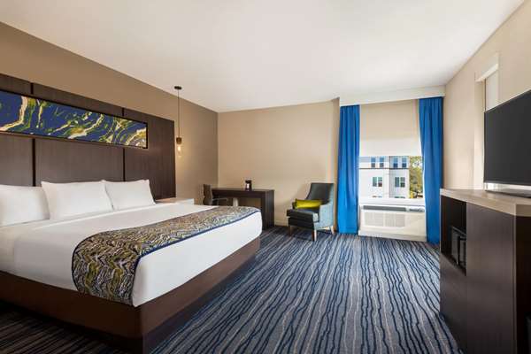  - La Quinta Inn & Suites IDrive Theme Parks Orlando