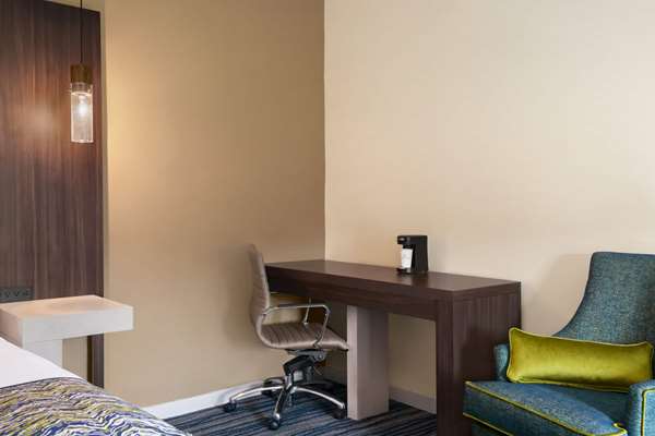  - La Quinta Inn & Suites IDrive Theme Parks Orlando