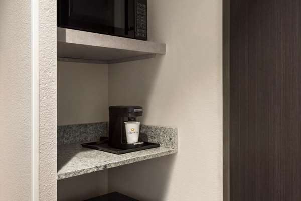  - La Quinta Inn & Suites IDrive Theme Parks Orlando