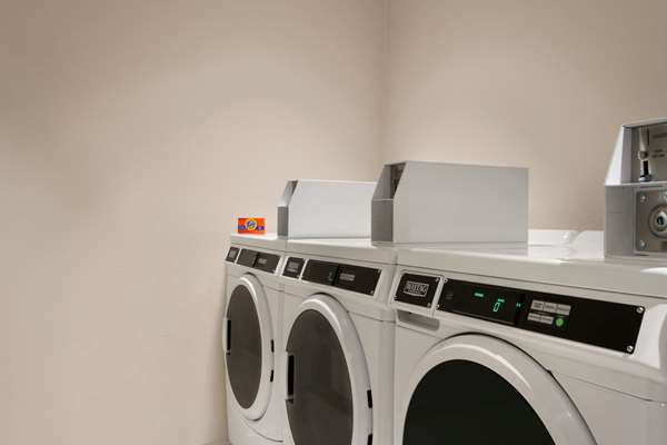 Amenities - La Quinta Inn & Suites IDrive Theme Parks Orlando