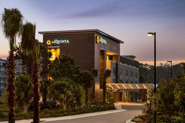 Exterior view - La Quinta Inn & Suites IDrive Theme Parks Orlando