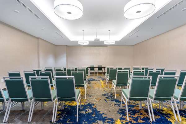  - La Quinta Inn & Suites IDrive Theme Parks Orlando