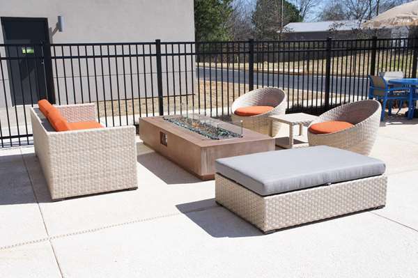 Pool - La Quinta Inn & Suites Braselton - I-85, Exit 129