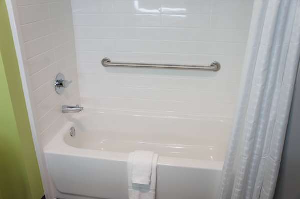  - La Quinta Inn & Suites Braselton - I-85, Exit 129