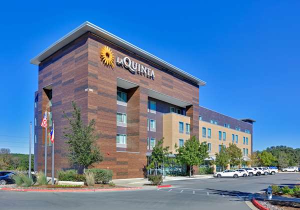 Exterior view - La Quinta Inn & Suites Lakeway