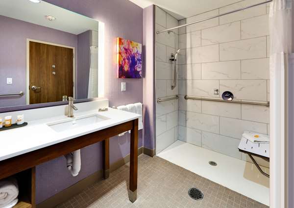  - La Quinta Inn & Suites Lakeway