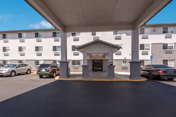 Exterior view - SureStay Plus Hotel by Best Western Hayward