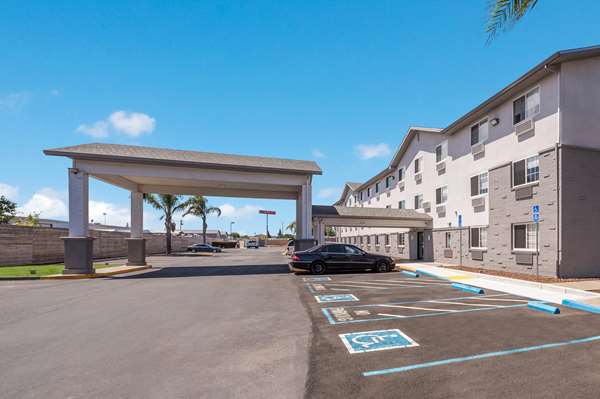 Exterior view - SureStay Plus Hotel by Best Western Hayward