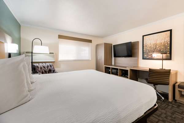  - SureStay Plus Hotel by Best Western Hayward