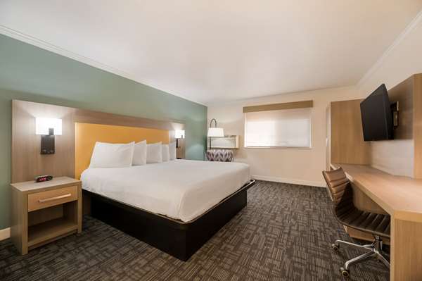  - SureStay Plus Hotel by Best Western Hayward