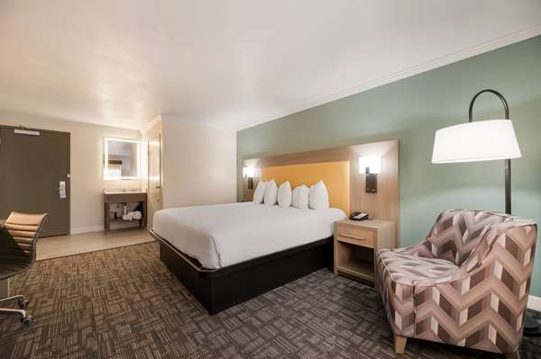  - SureStay Plus Hotel by Best Western Hayward