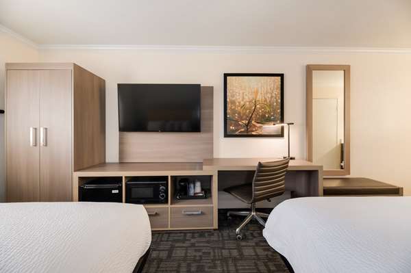  - SureStay Plus Hotel by Best Western Hayward