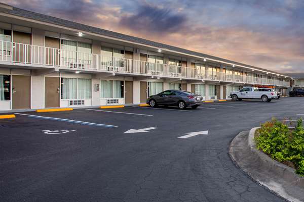 Exterior view - Days Inn Apopka