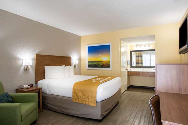  - Days Inn Apopka