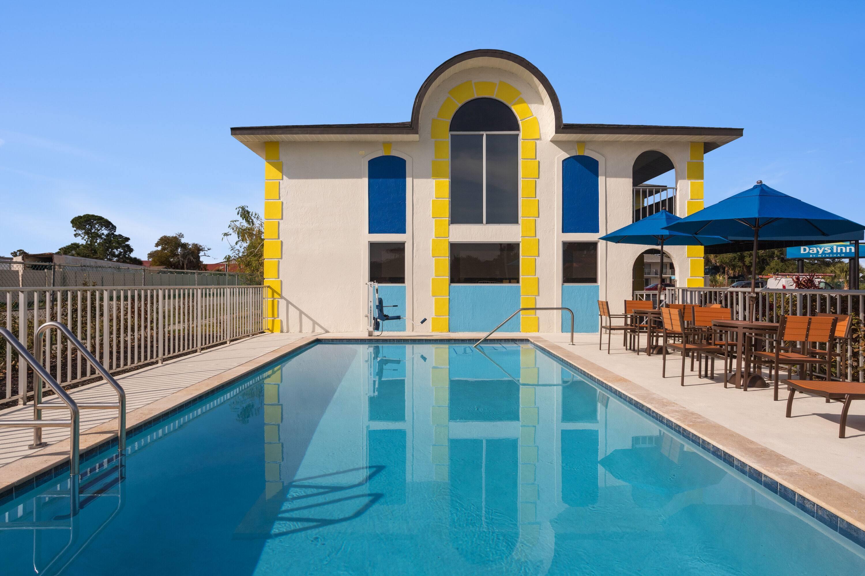 Pool | Days Inn by Wyndham Apopka/Orlando