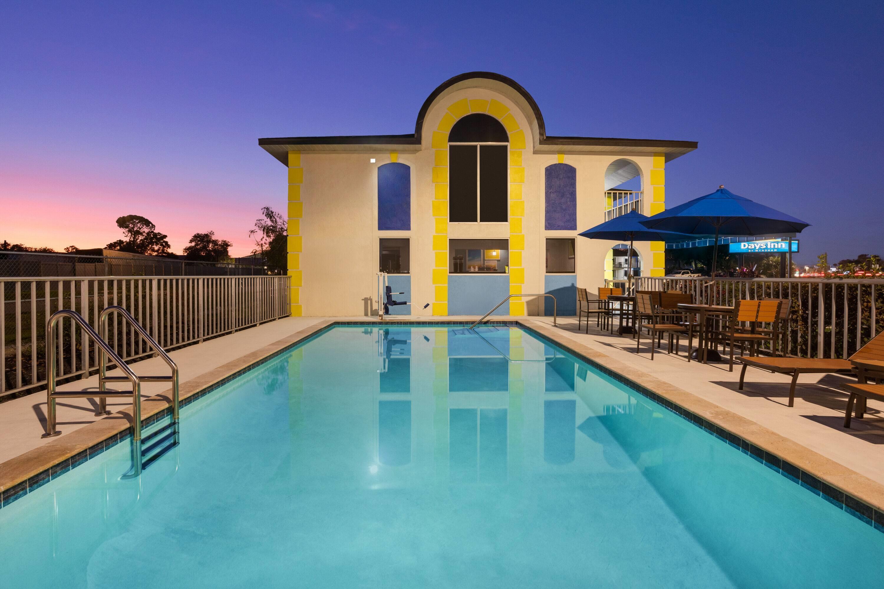Pool | Days Inn by Wyndham Apopka/Orlando